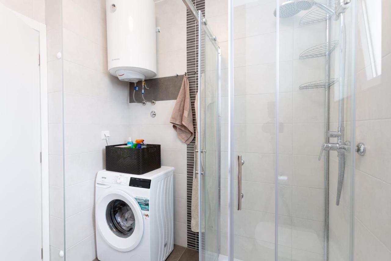 Brajdine - Ema Apartment Medulin Bagian luar foto
